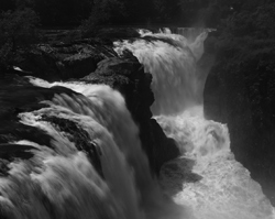 A photo of the Great Falls by George Tice